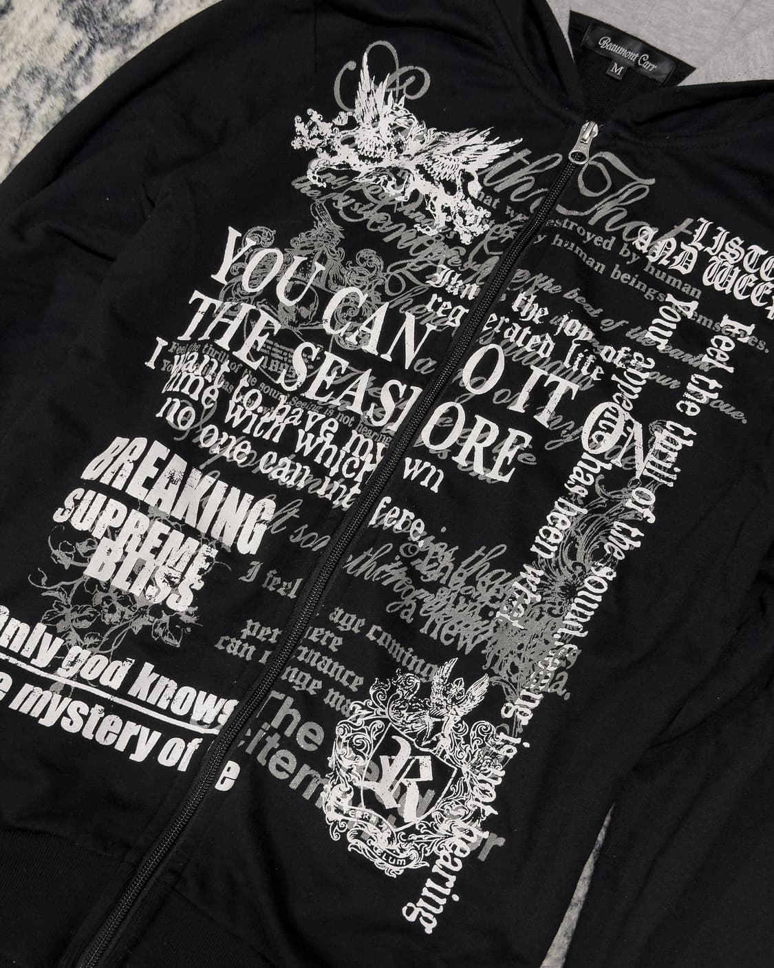 {BEAUMONT CARR} Typo Graphic Zip-up   - 상품이미지6