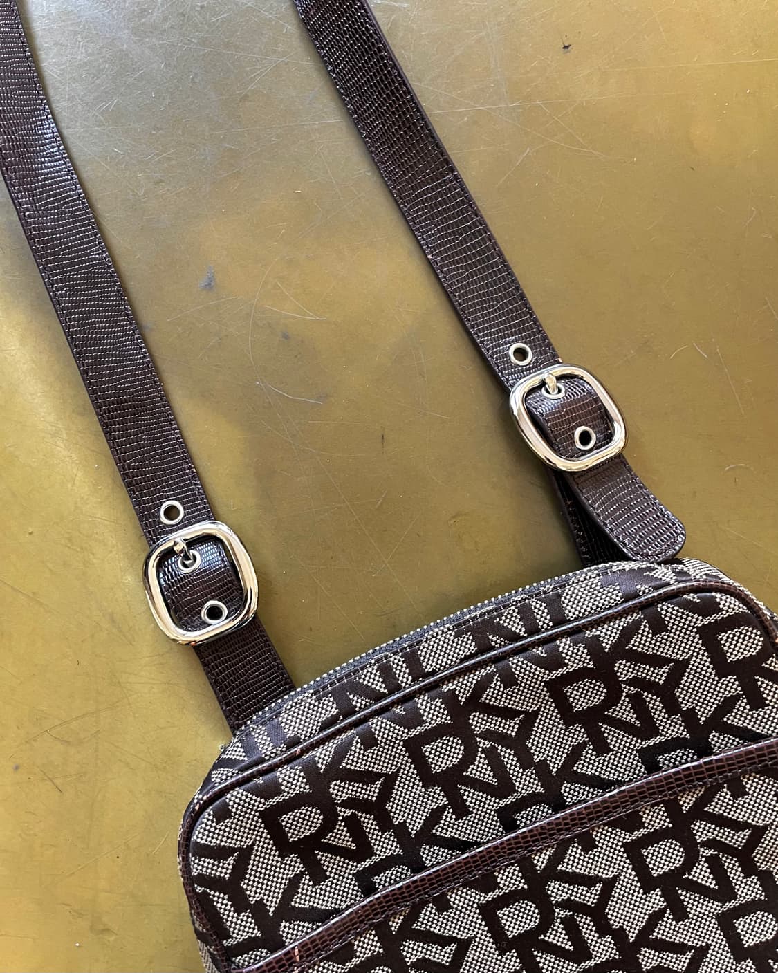 2000s Donna Karan Spel-Out Old Cross Bag 상품이미지4
