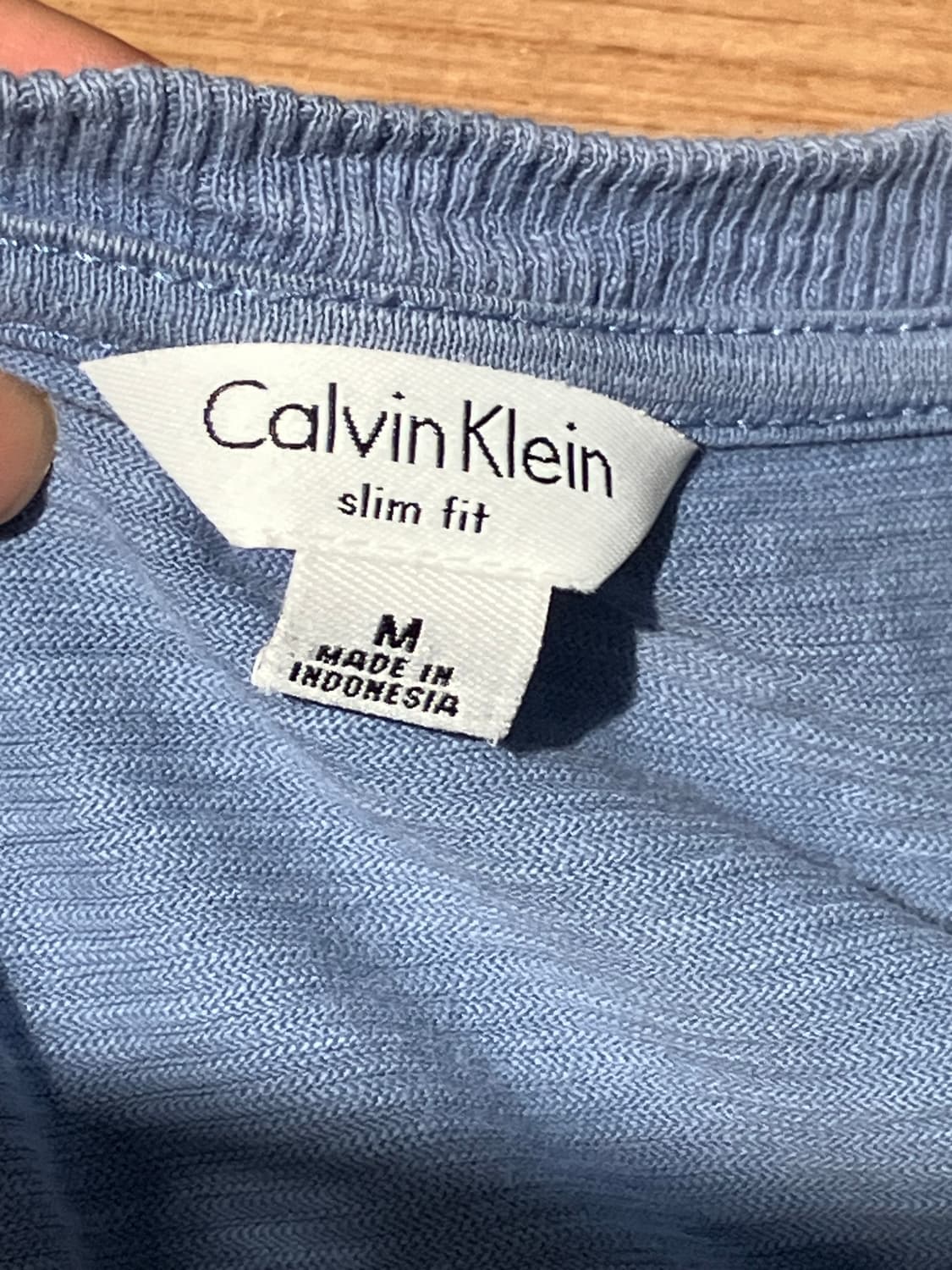 Calvin Klein 클린 무드 브이넥 반팔 티셔츠 상품이미지5