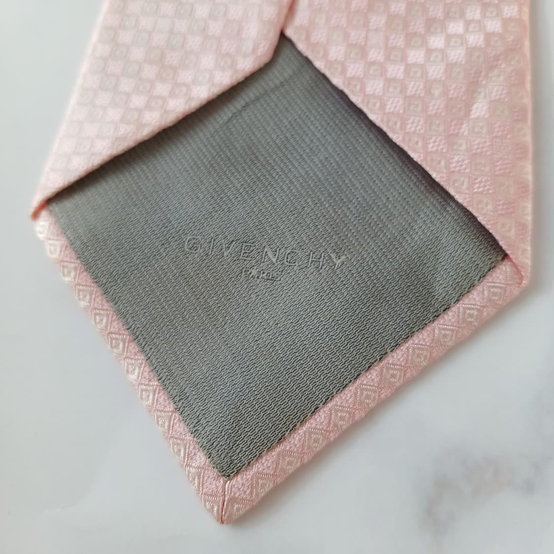 지방시 실크 핑크 다이아 패턴 넥타이 9.6cm A등급 A18846
 상품이미지8