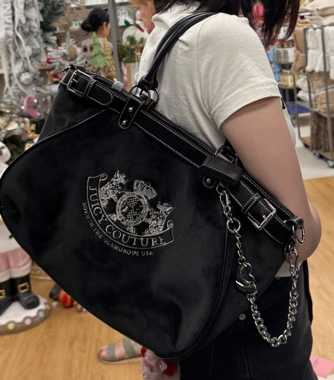 대대장 신상 쥬시꾸뛰르 브라운 벨벳 숄더백 상품이미지10