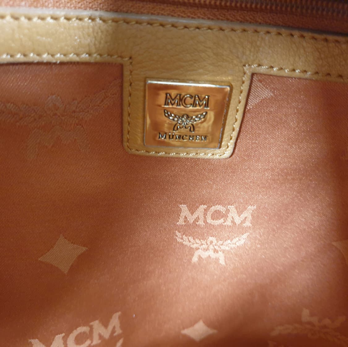 MCM 스타크 스터드 비세토스 백팩 스몰ㄴ 상품이미지9