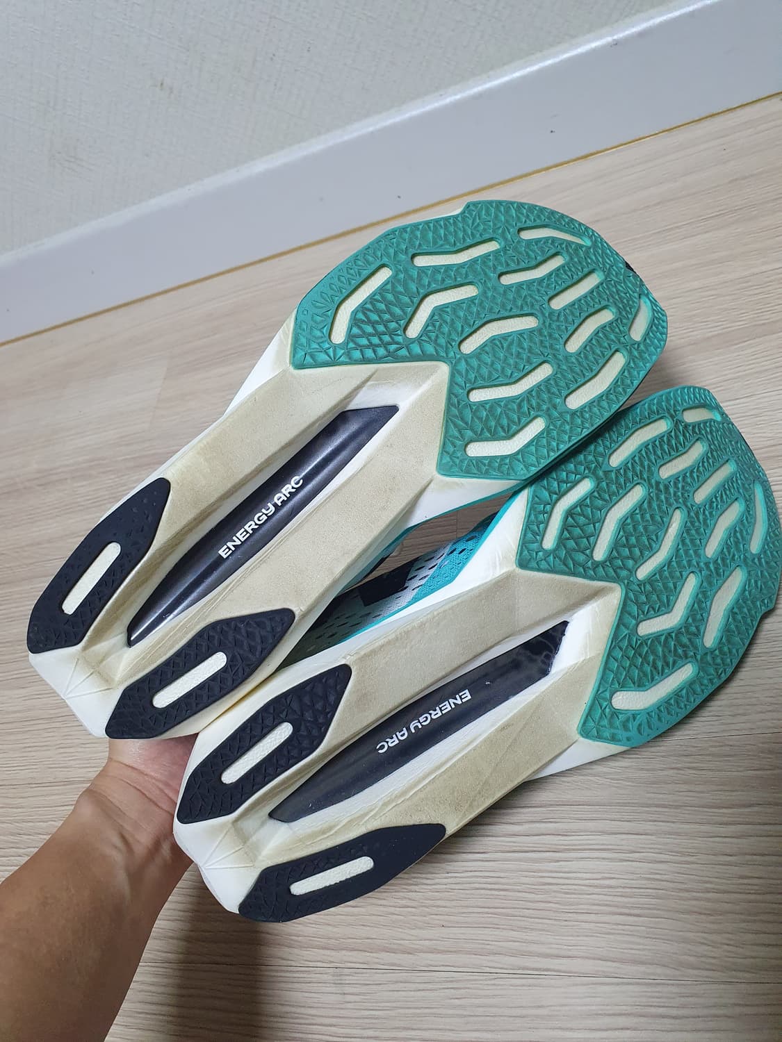 뉴발란스 퓨어셀 SC 페이서 v2 런닝화 300 상품이미지7