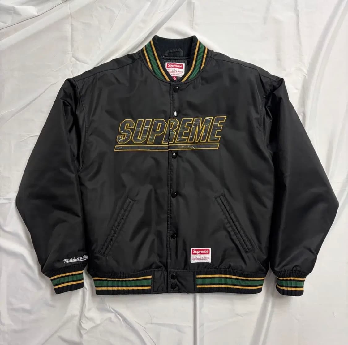 [M] 슈프림 미첼 & 네스 카모 로고 바시티 자켓 블랙 상품이미지1