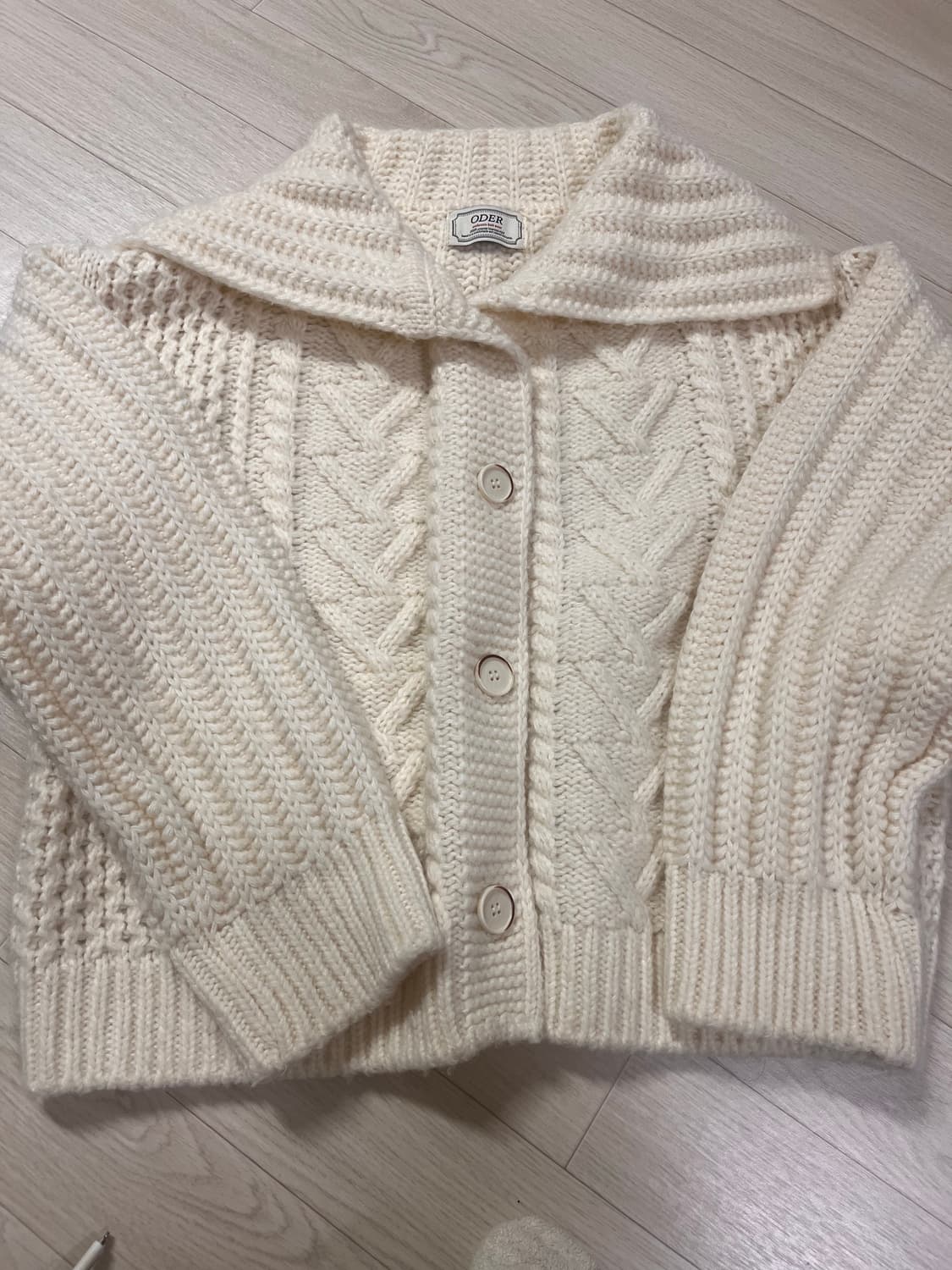 오디에르 세라 케이블 울 헤비 가디건 상품이미지3