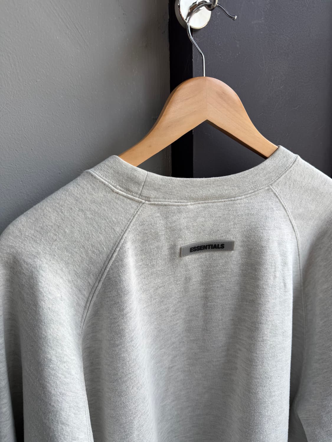 XL/ 피어오브갓 에센셜 프론트로고 기모 맨투맨 상품이미지7