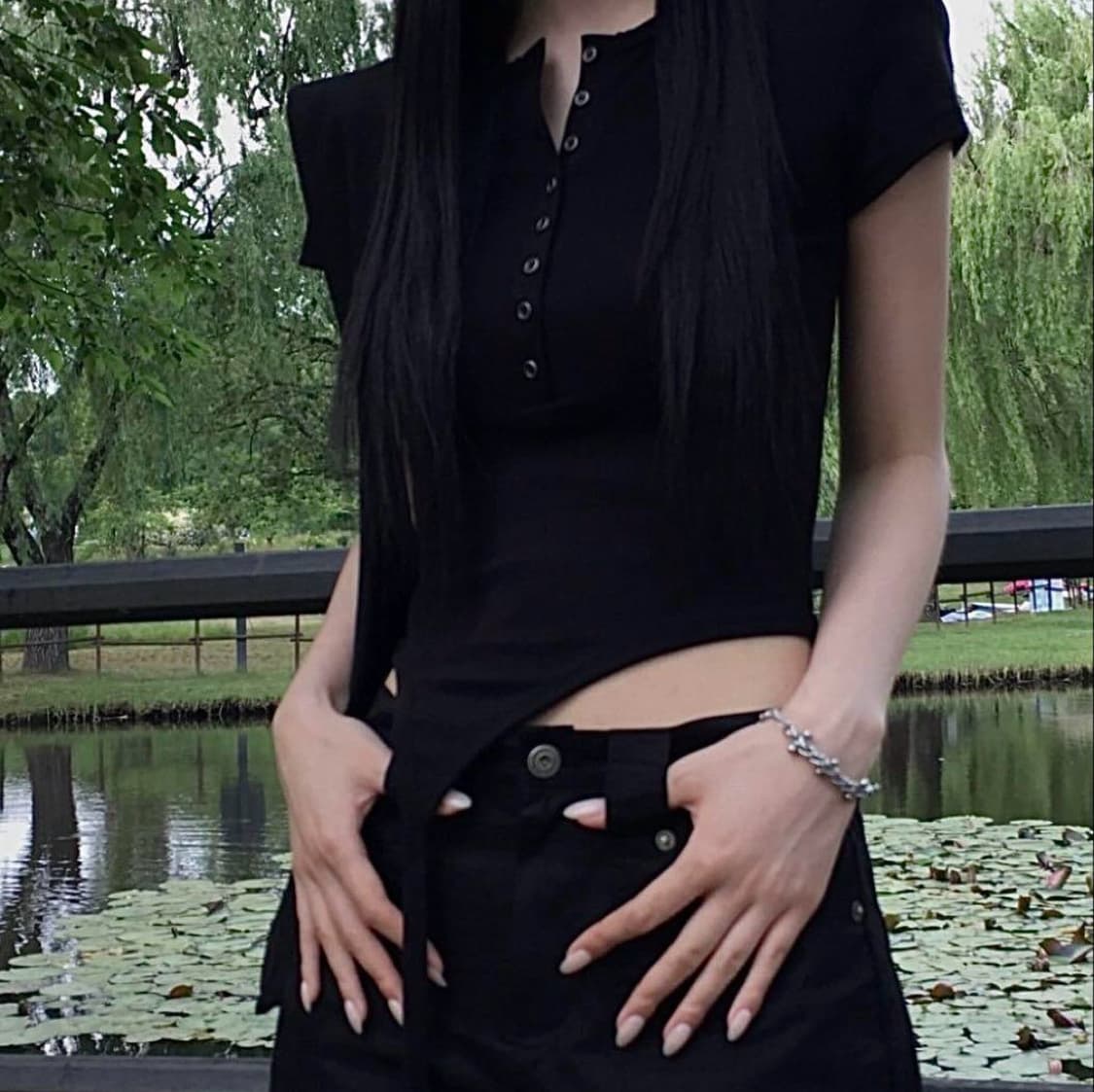이네기 Henley Long Strap Tee 블랙 상품이미지1