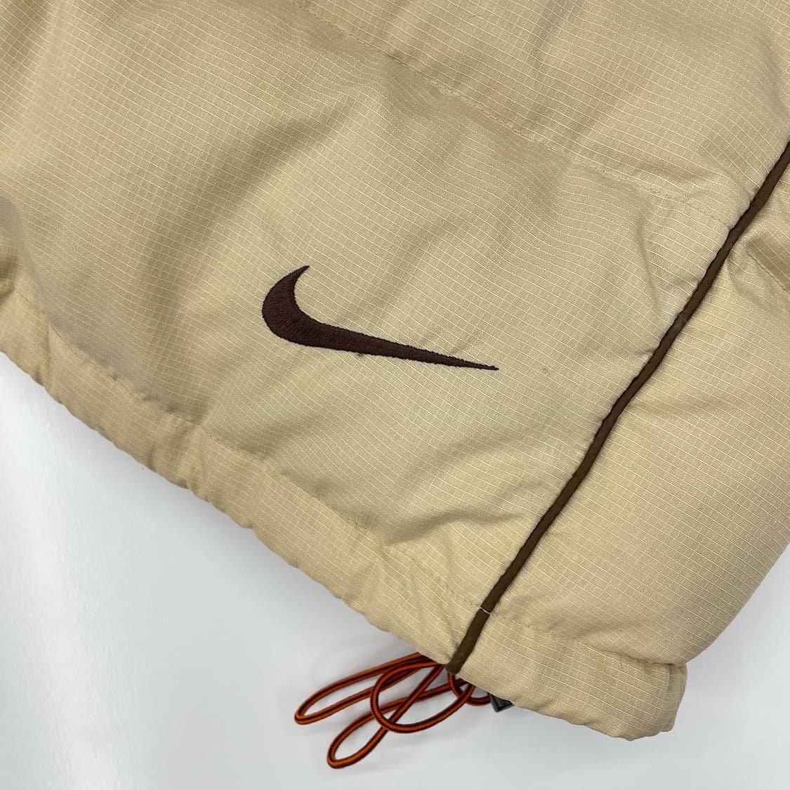 Nike   나이티 acg 자수 덕다운 베이지 패딩 베 상품이미지4