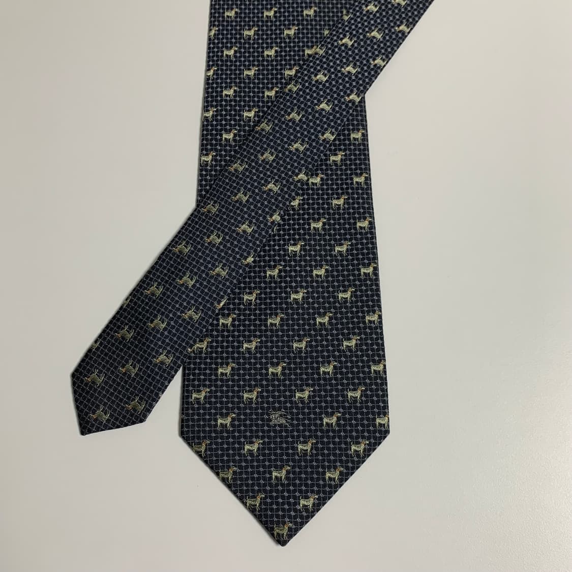 버버리(BURBERRY) 명품 도그패치 클래식넥타이 100실크 A+등급 상품이미지3