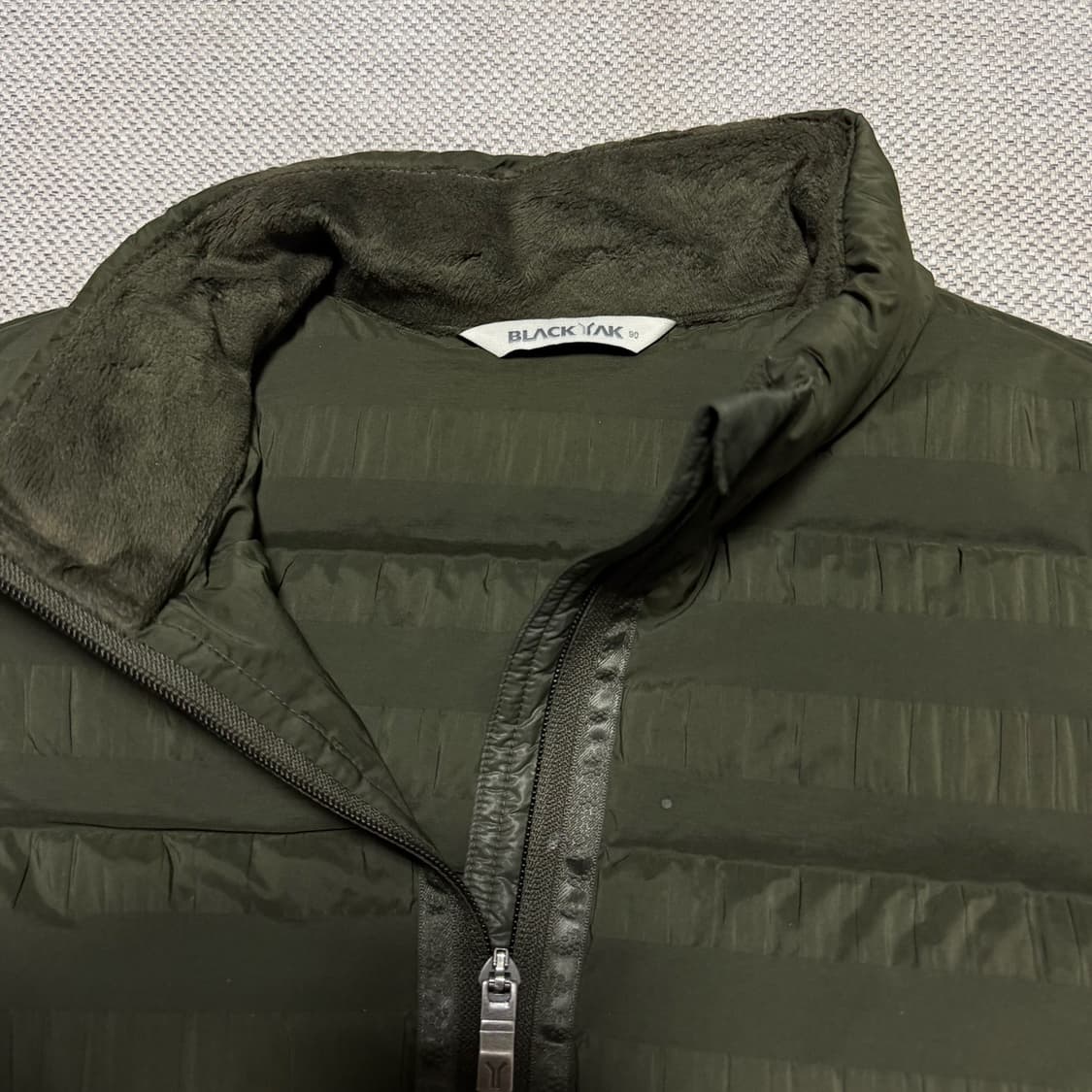 블랙야크 경량 다운 패딩조끼 상품이미지3