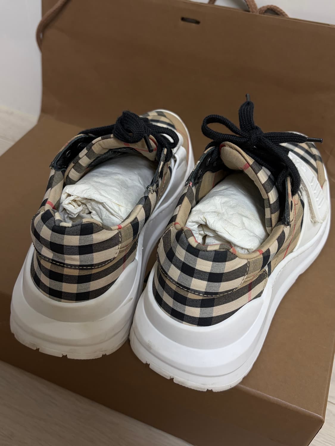 버버리 스니커즈 36.5 사이즈 (235) 상품이미지2