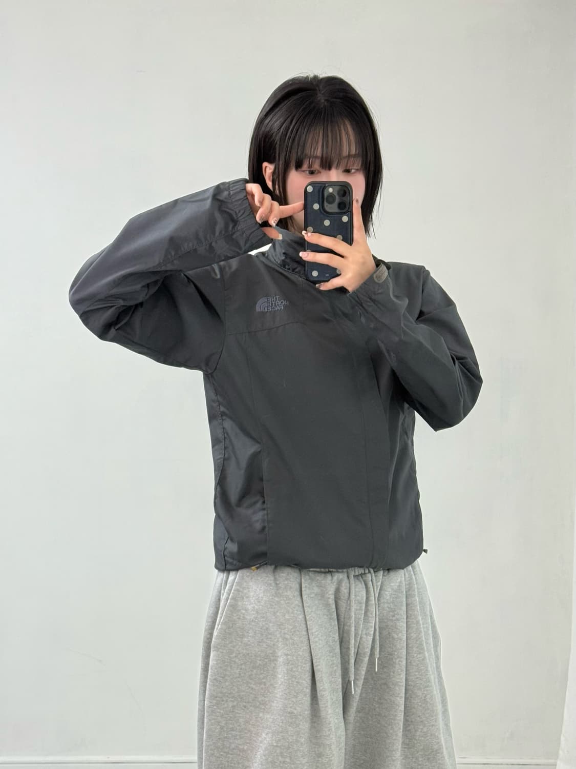 노스페이스 차콜 바람막이 상품이미지2