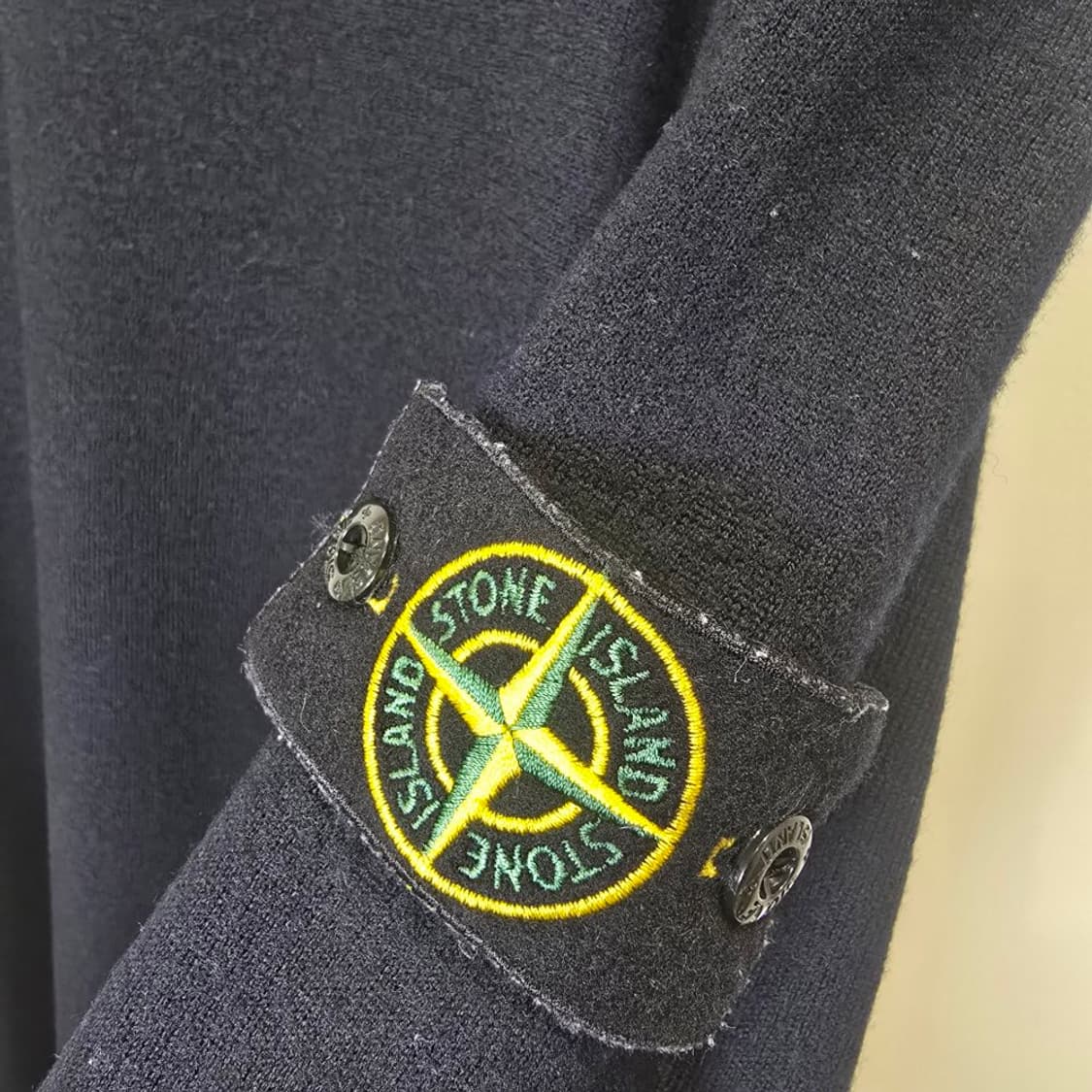 [중고/정품] 스톤아일랜드 와펜 패치 니트 XL 상품이미지3
