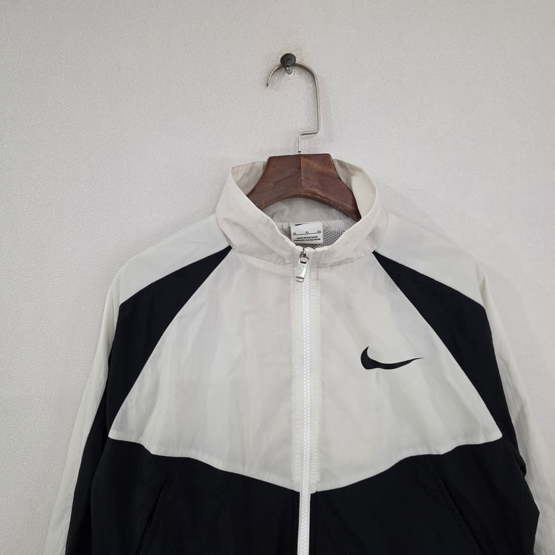 나이키 백스우시 크롭 바람막이 XL 상품이미지3