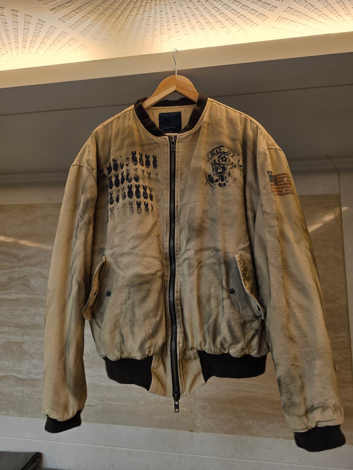 [1]언더마이카 탑건 아메리칸 플래그 워시드 봄버 더티 베이지 상품이미지1