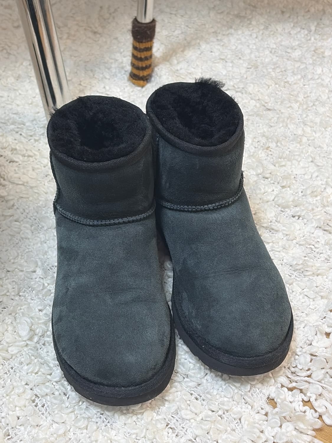 어그 블랙 클래식 미니 II 240 37 사이즈 상품이미지2