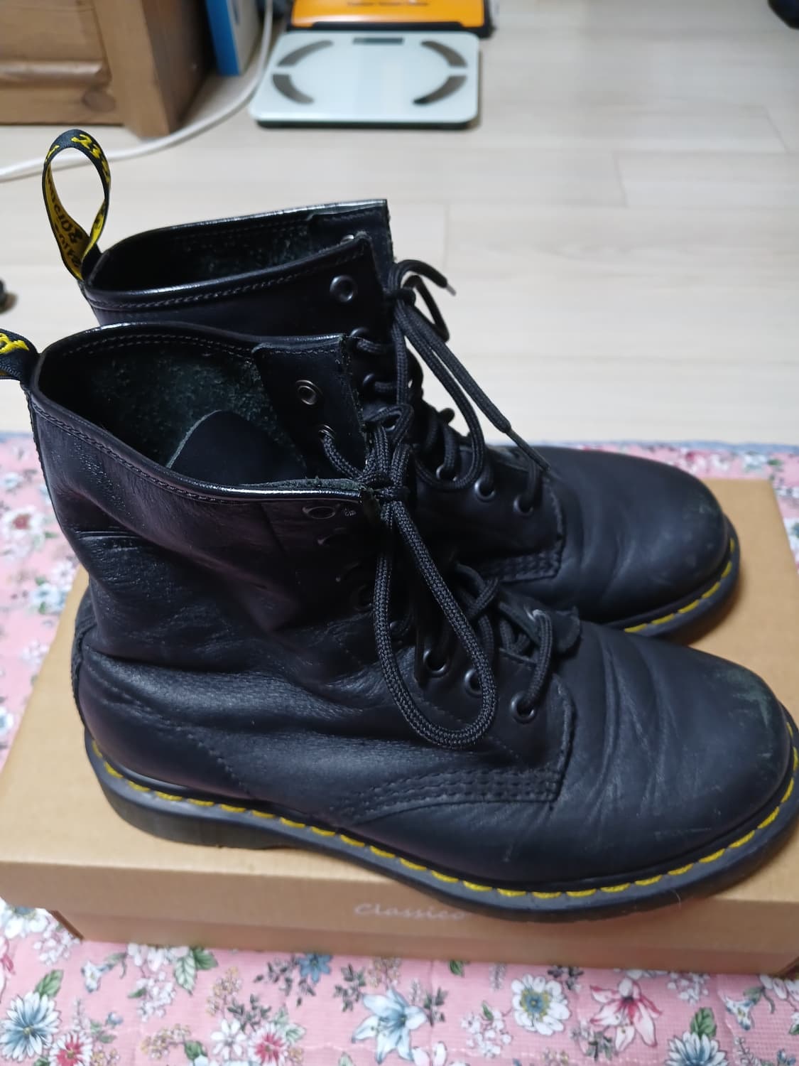 닥터마틴(uk4, 약 230~235mm)
 상품이미지2