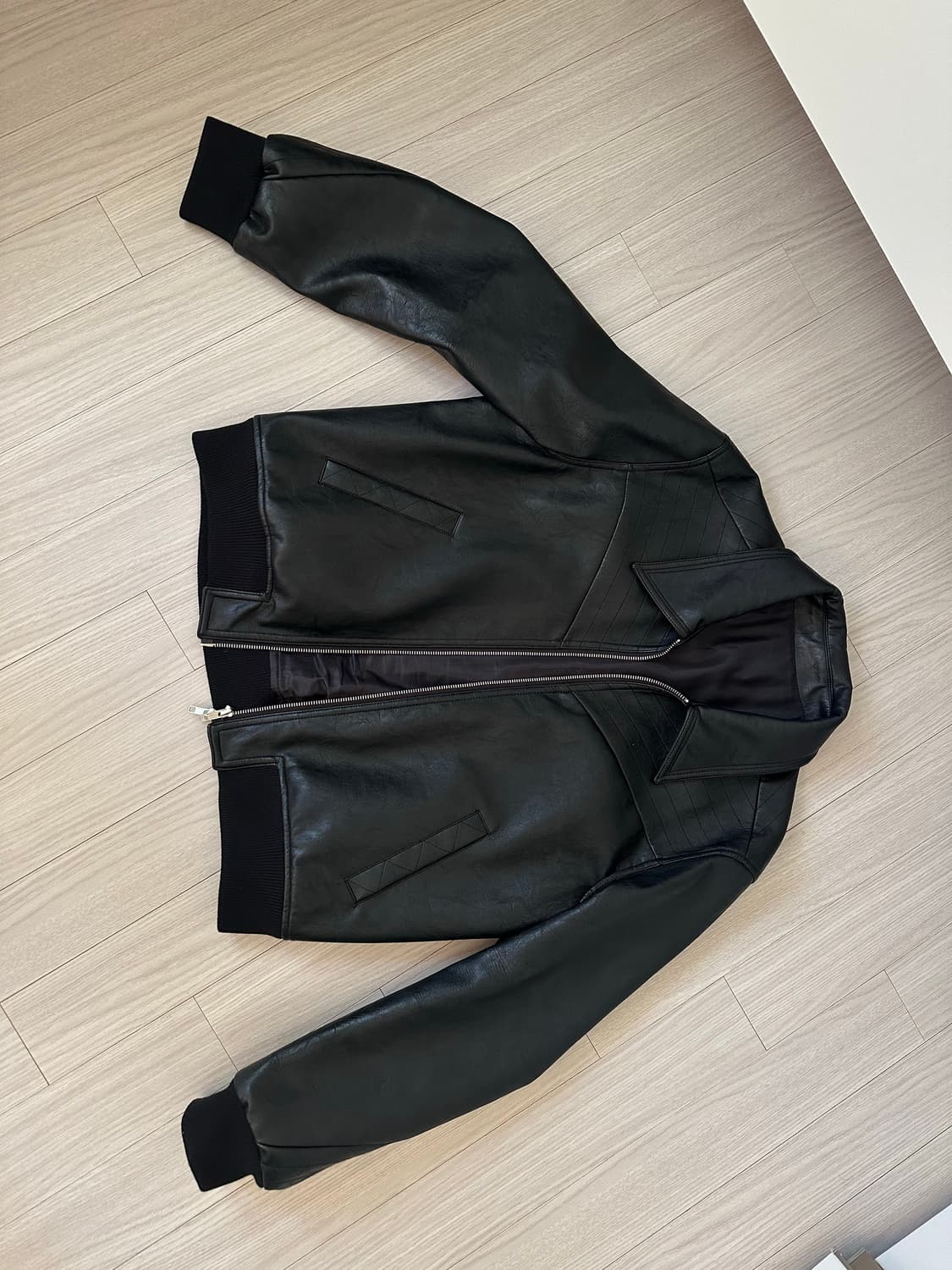 엘무드 캣츠 마크 레더 재킷 블랙 상품이미지1