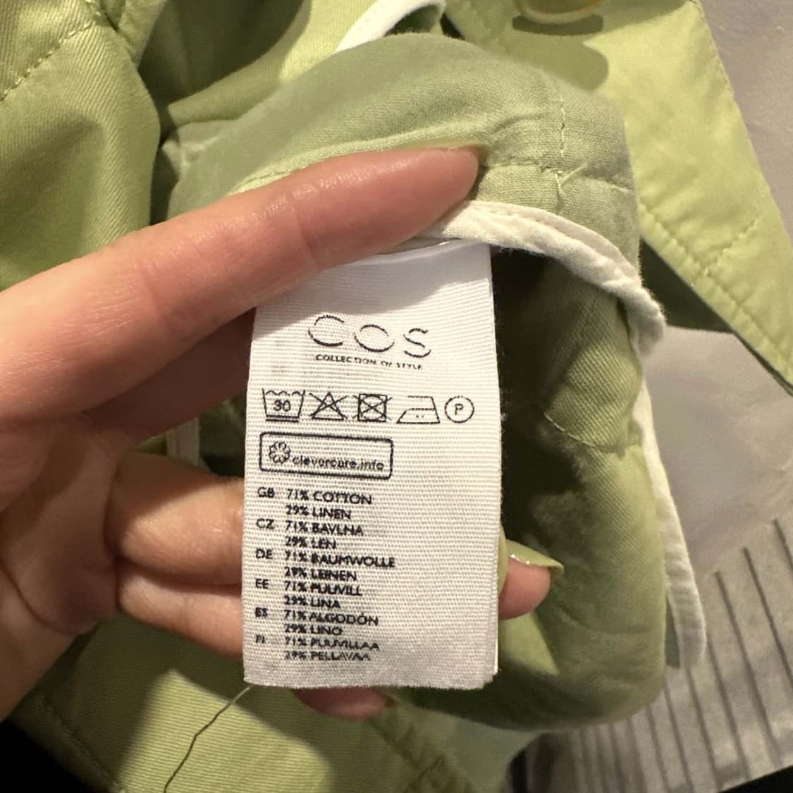 코스 카라넥 트렌치코트 레글런 히든버튼 투포켓 디테일 연그린 상품이미지7