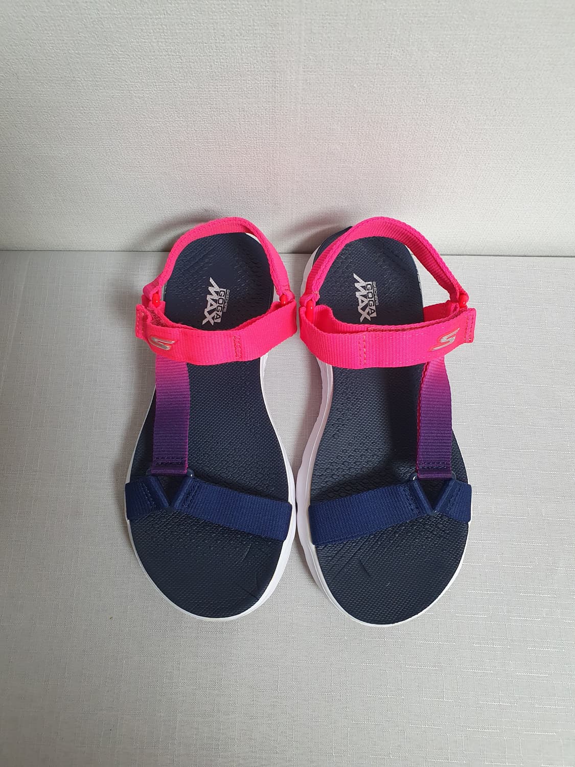 스케쳐스 GOGA 맥스 쿠셔닝 샌들 230 🌈 상품이미지3