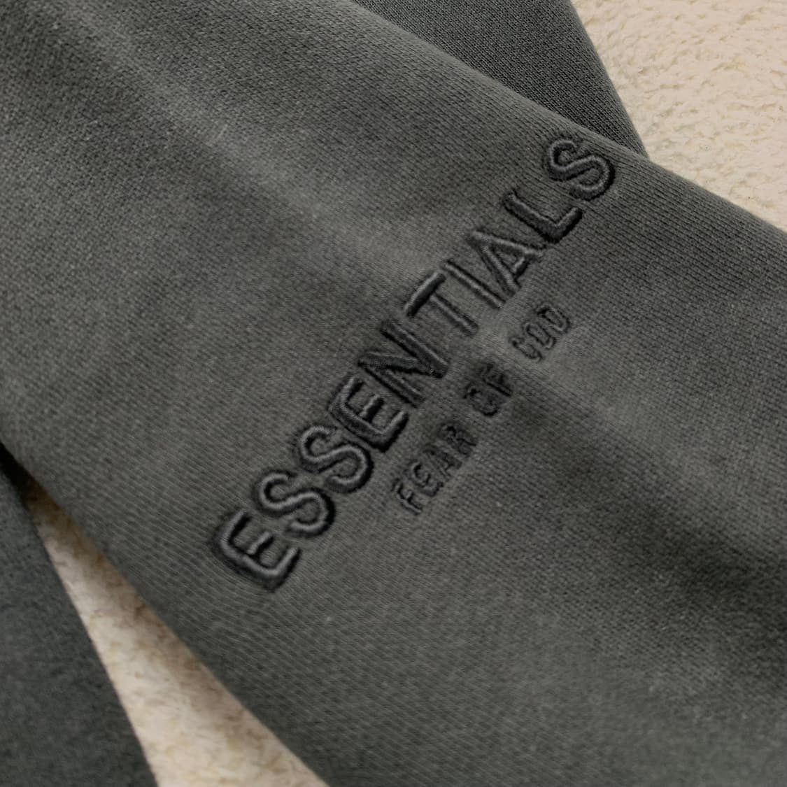 피어오브갓 에센셜 스카치 빅로고 블랙 후드티 상품이미지6