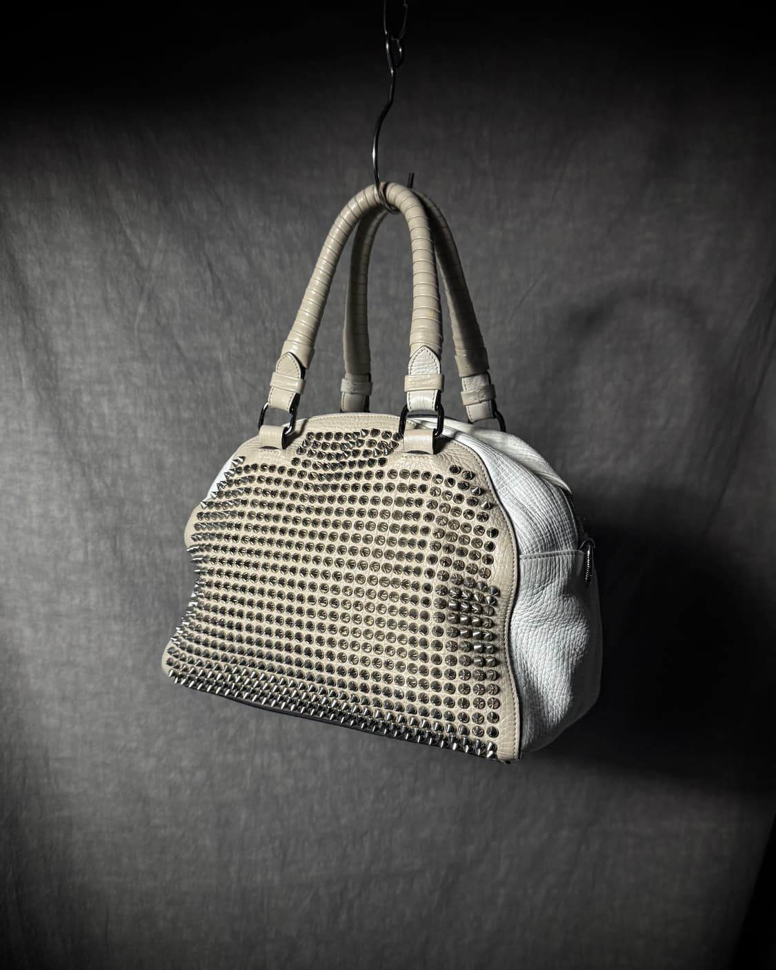 Christian Louboutin Studded Hand Bag  상품이미지5