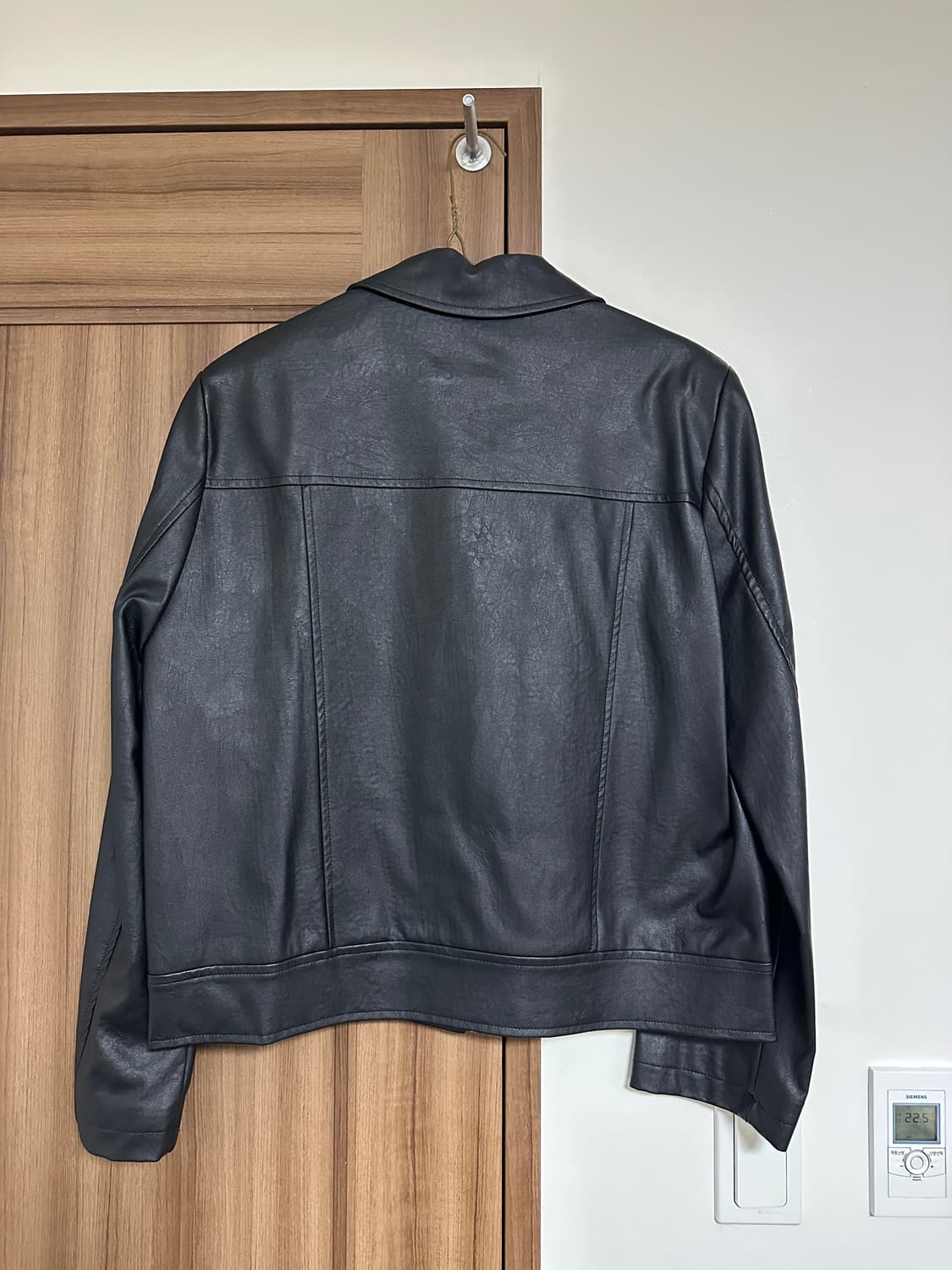 트렌디어패럴 블랙 레더 자켓 상품이미지2