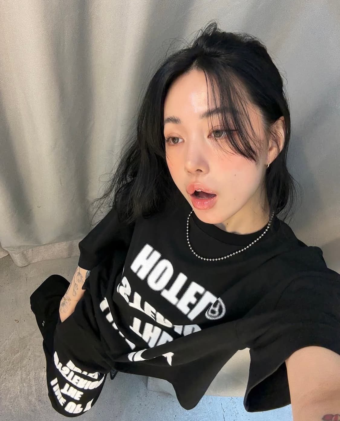 더미스테리어스호텔 TMH X LINE UP 반팔 티셔츠 상품이미지3