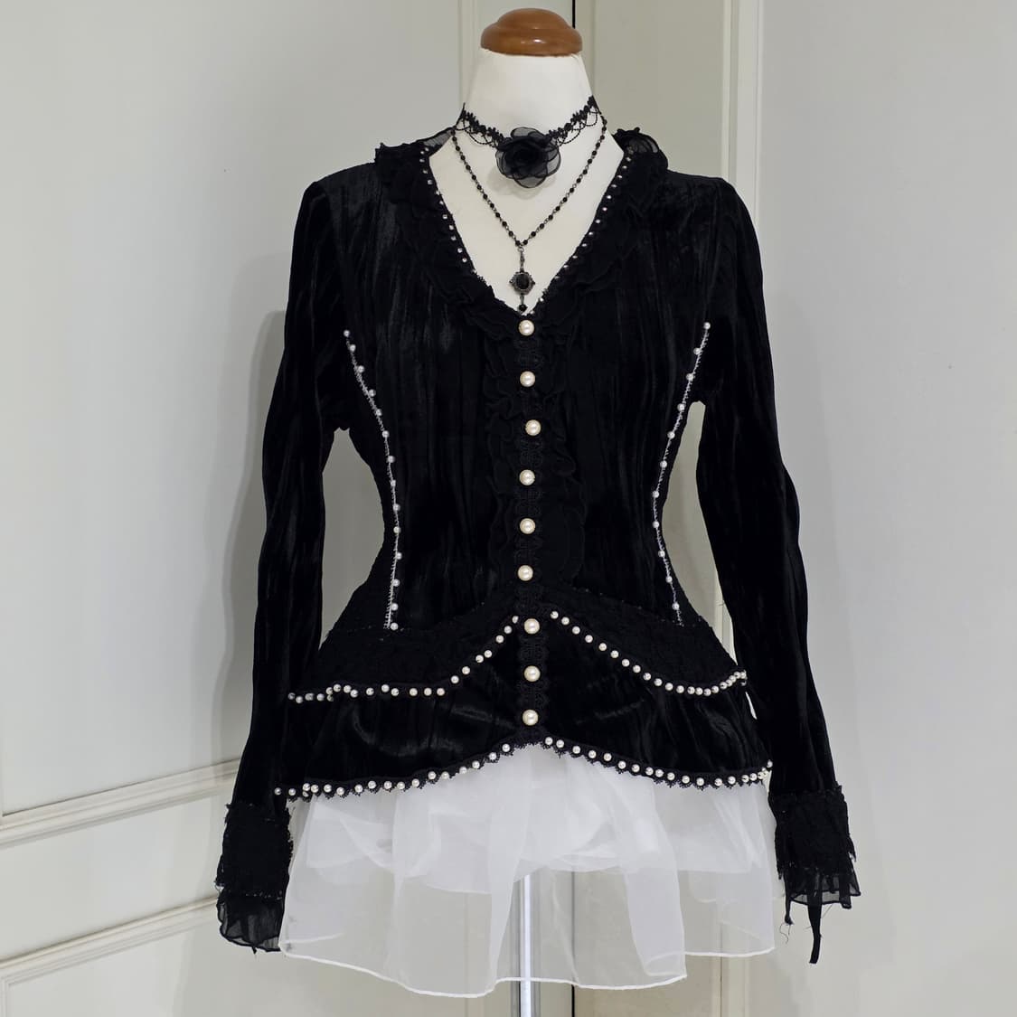 일본빈티지)블랙 고딕로리타 공겜여주벨벳 레이스프릴진주리본 로맨틱 블라우스 상품이미지2