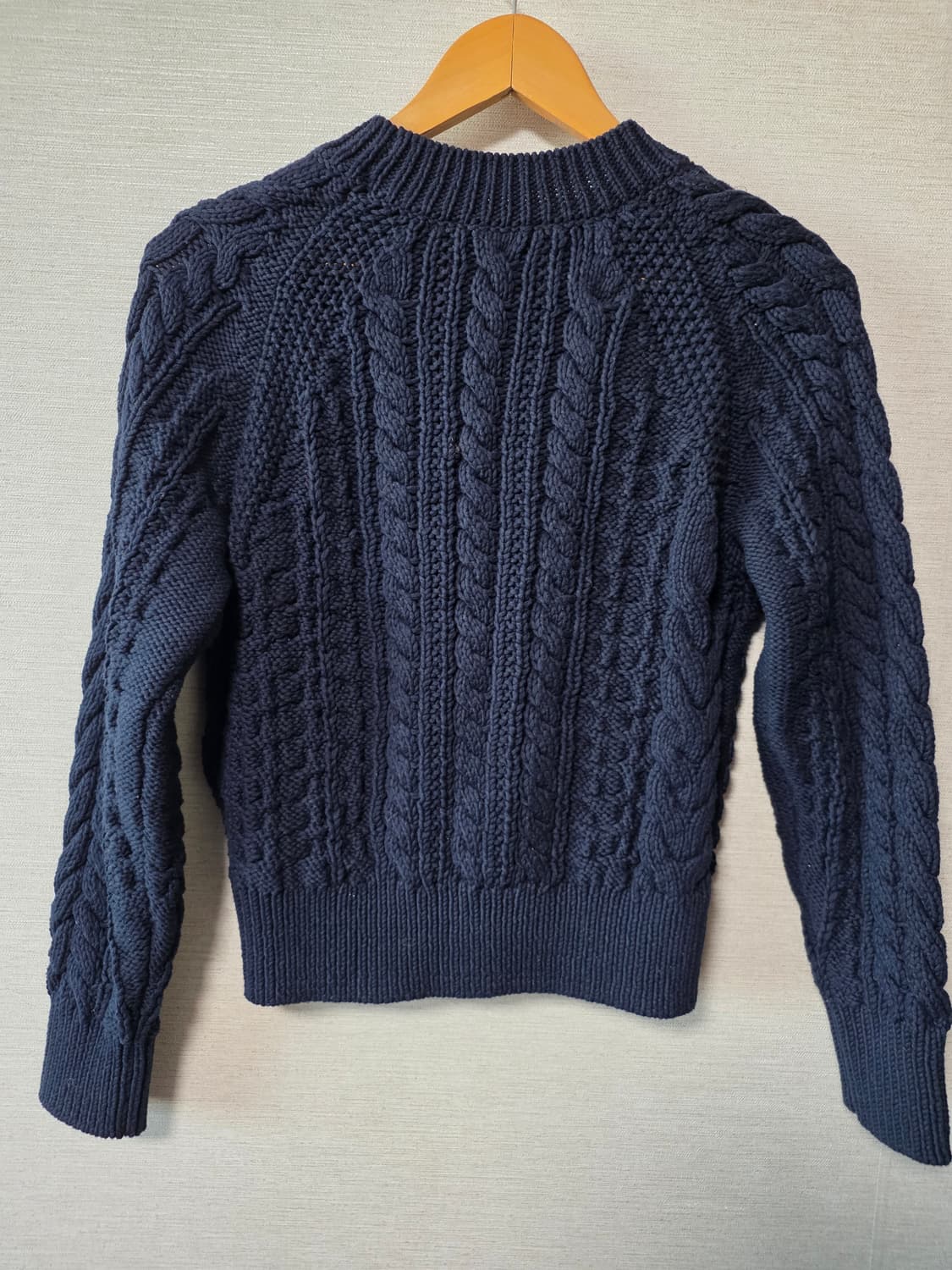 COS 코스 네이비 케이블 니트 상품이미지3