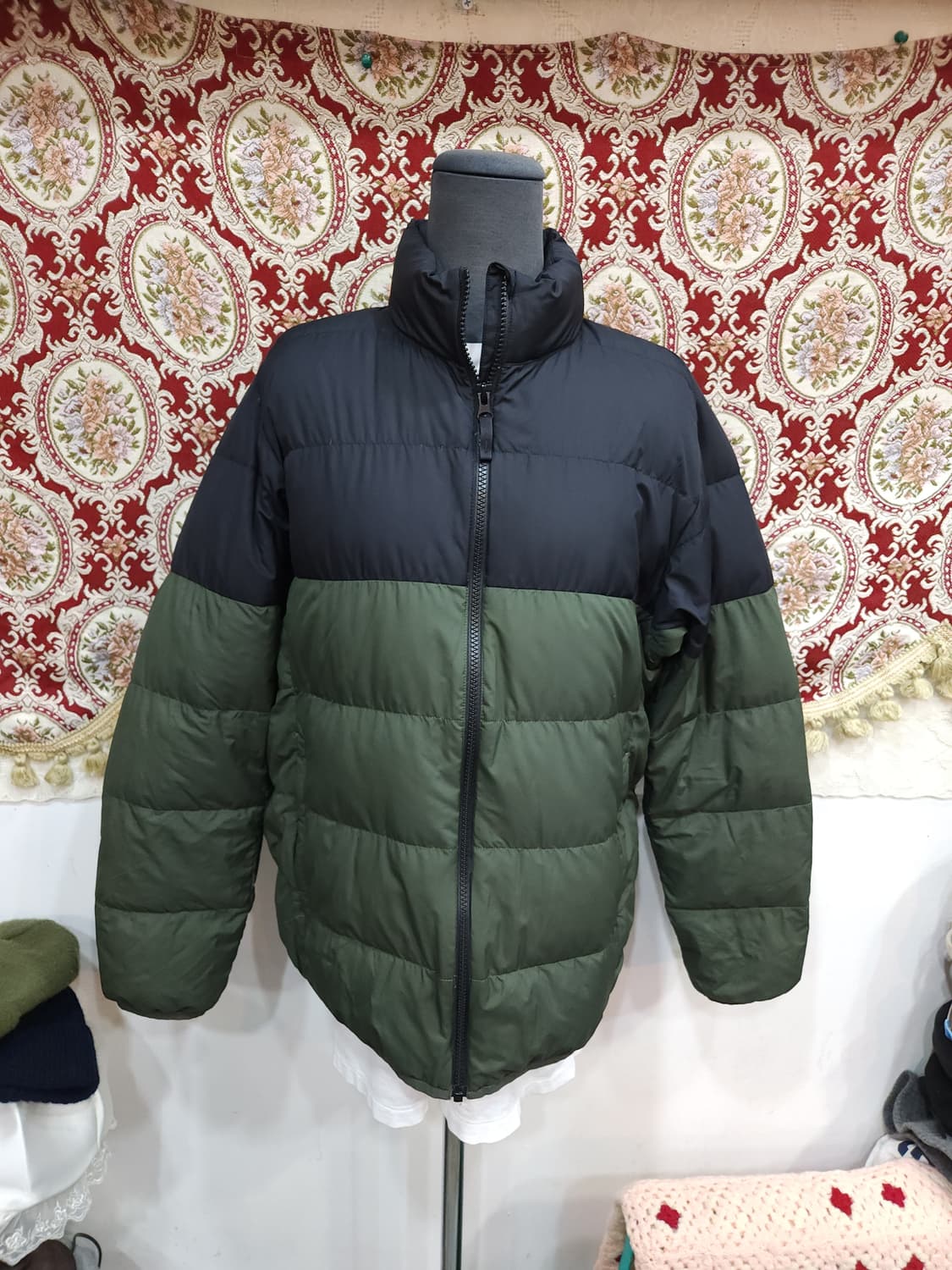 유니클로 울트라 라이트 배색 경량 패딩점퍼

 상품이미지1