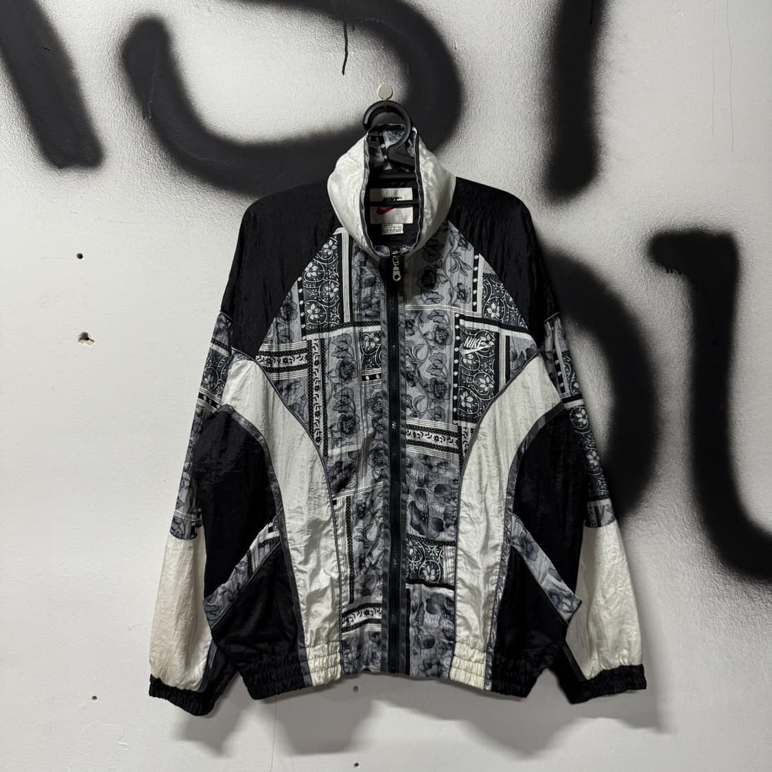 나이키 올드스쿨 플라워 자카드 풀 패턴 윈드브레이커 자켓 상품이미지1
