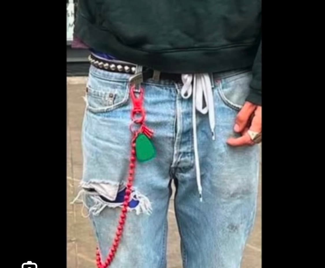 구매) 캐피탈 트러커 체인 레드 구합니다 상품이미지1