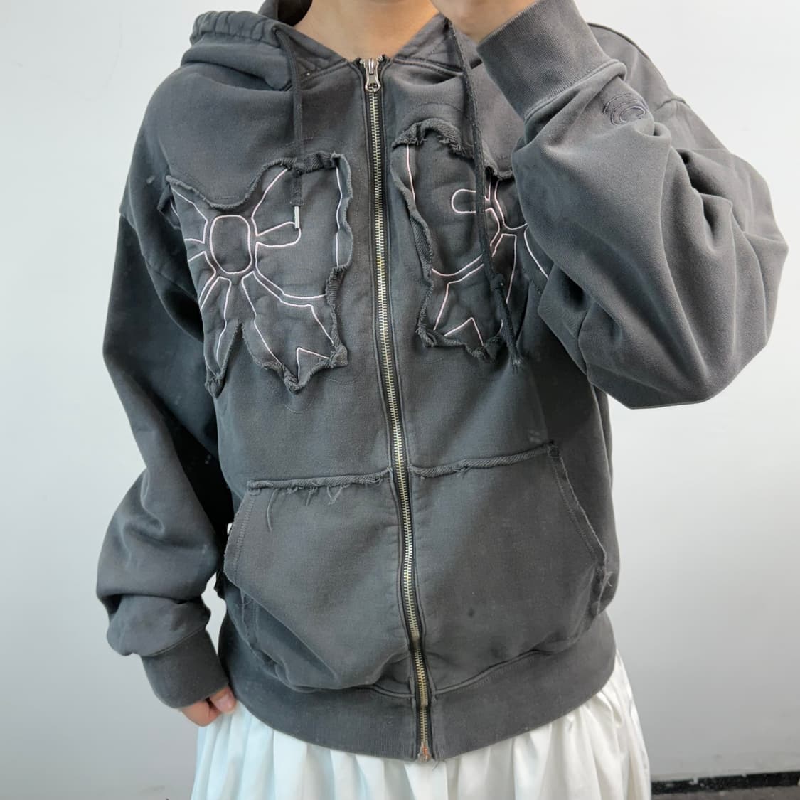 유희 딥그레이 리본 후드집업 상품이미지1