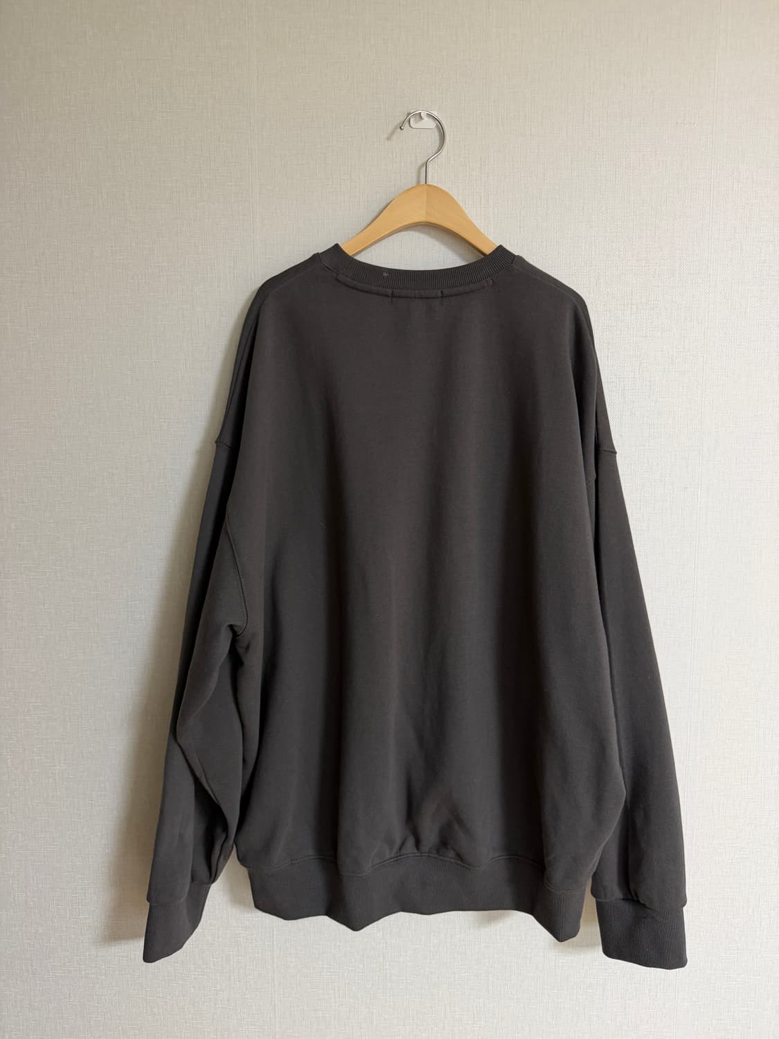 팔렛 세렝게티 맨투맨 차콜 XL 상품이미지3