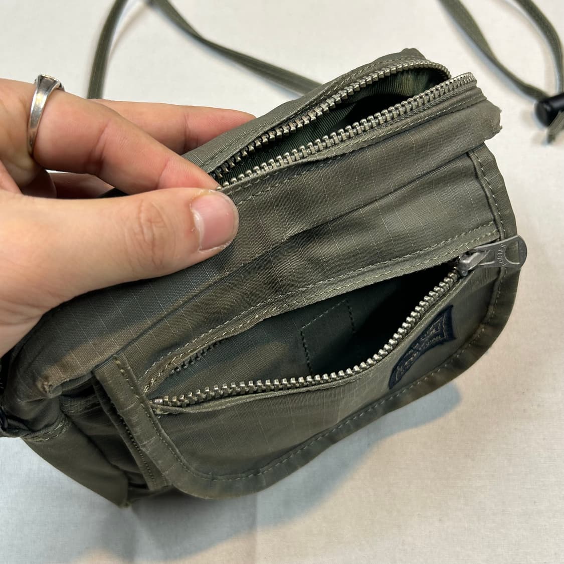 요시다 포터 미니 크로스백 숄더백 지갑 올리브 그린 V15 상품이미지3