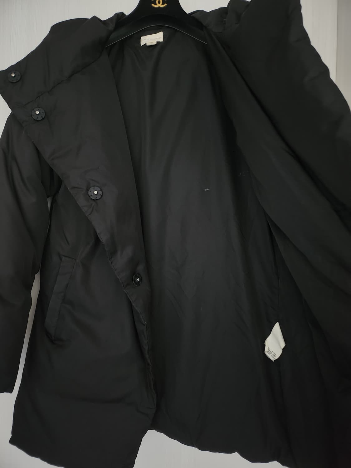 DKNY. 블랙 여성 패딩 코트 상품이미지4