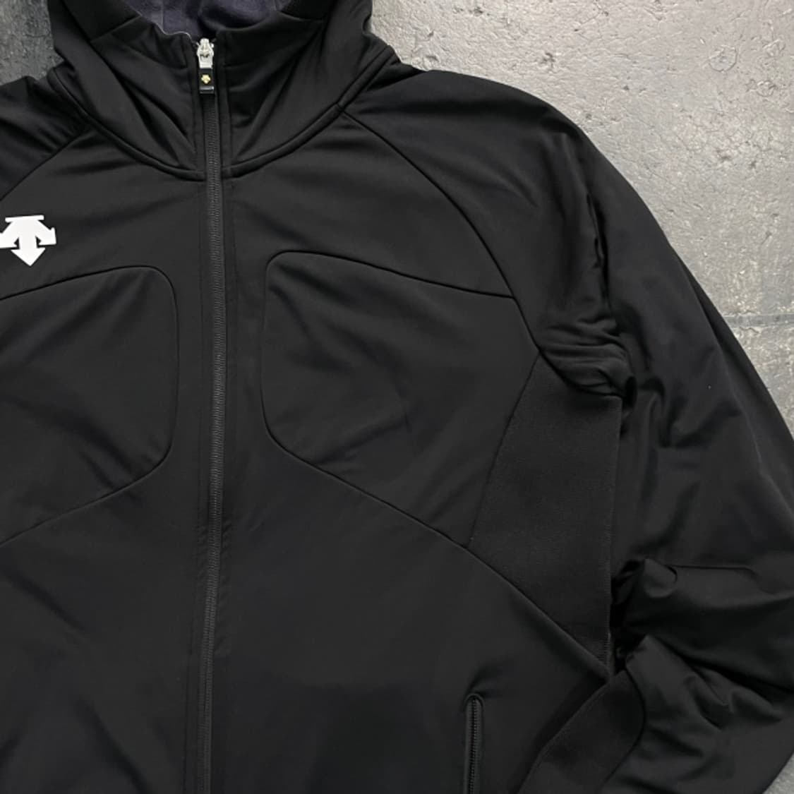 100 데상트 방풍 자켓  상품이미지2