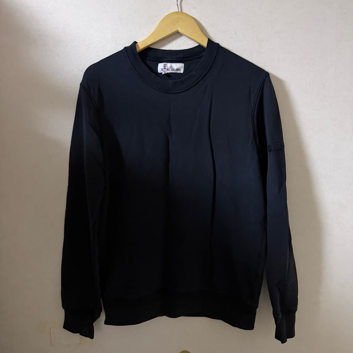 스톤아일랜드 22SS 블랙 라운드넥 맨투맨 M (95-100) 상품이미지9