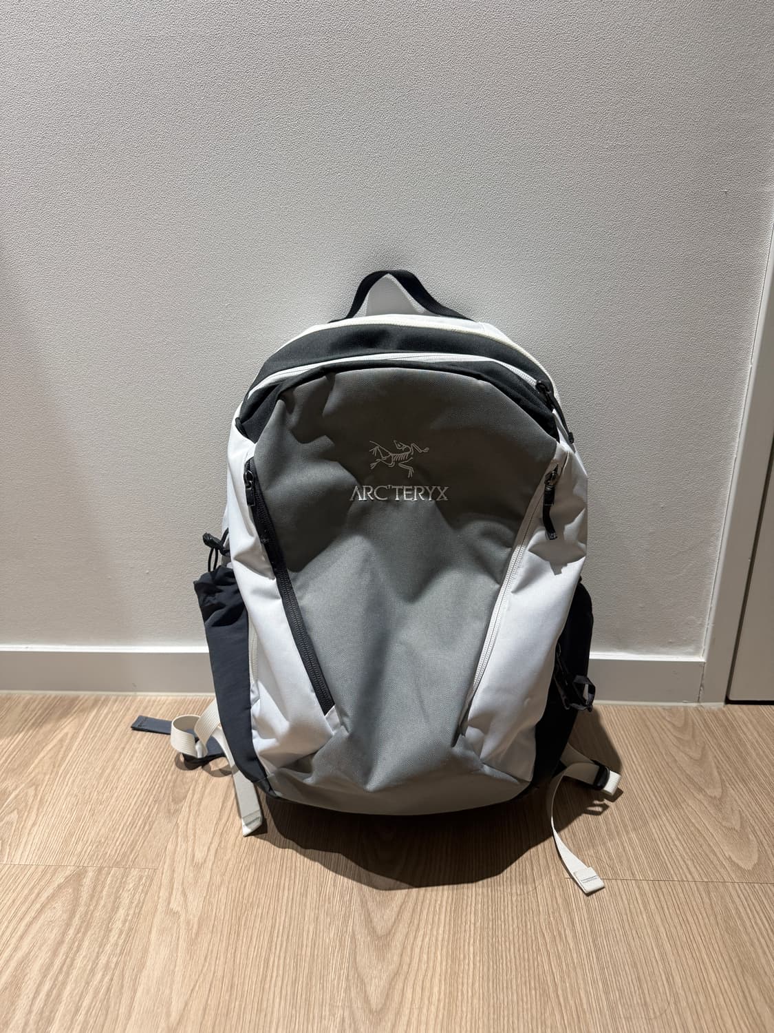 아크테릭스x빔즈 콜라보 백팩 상품이미지1