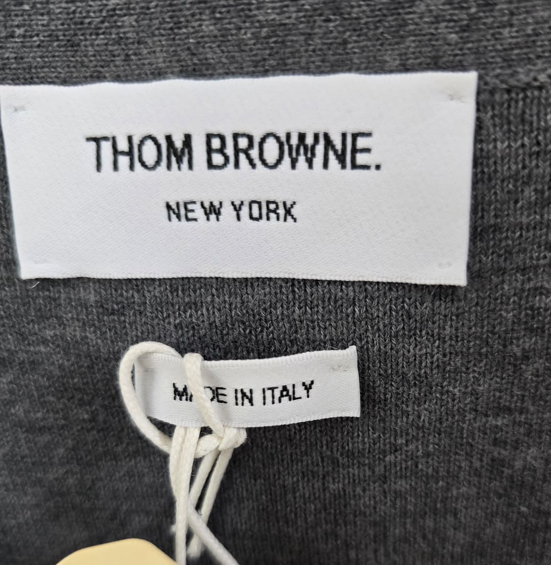 톰브라운 사선 완장 밀라노스티치 가디건 3사이즈 100 판매 상품이미지2