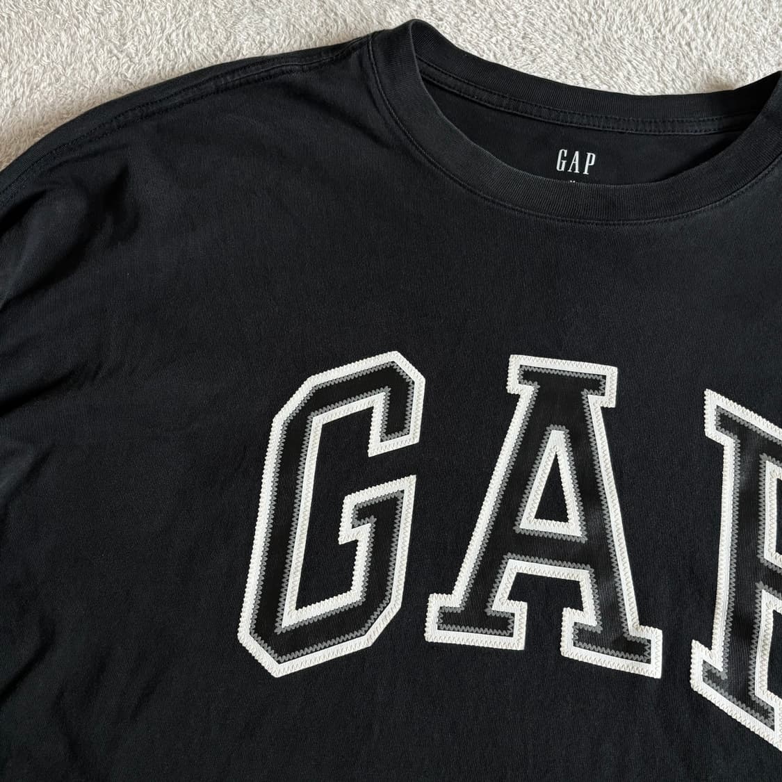 갭 GAP 블랙 빅로고 롱슬리브 상품이미지2