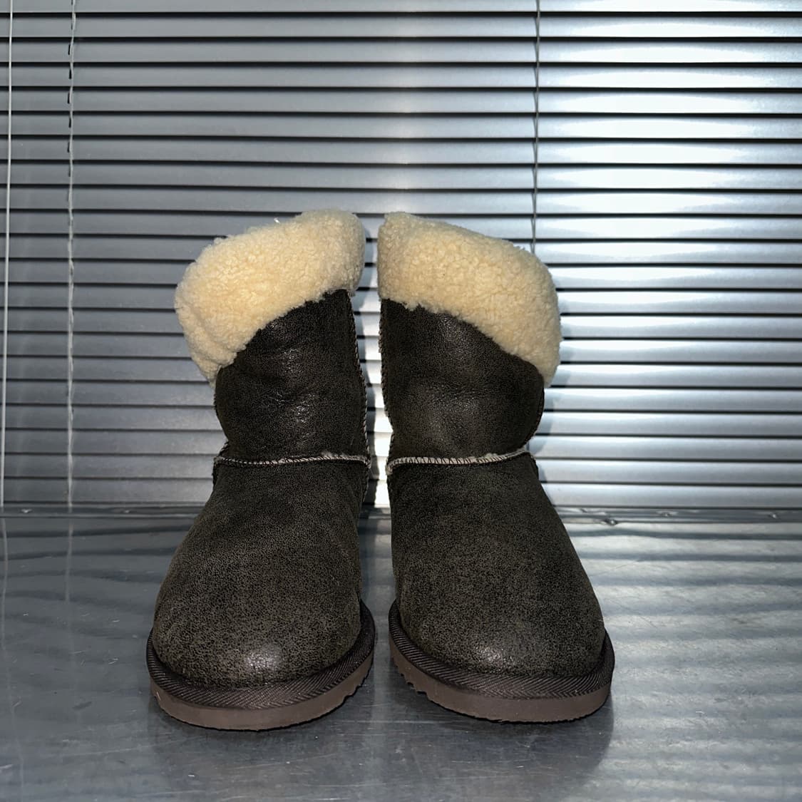 00s 쿨라부라 숏 시어링 앤 스웨이드 어그 부츠 상품이미지6