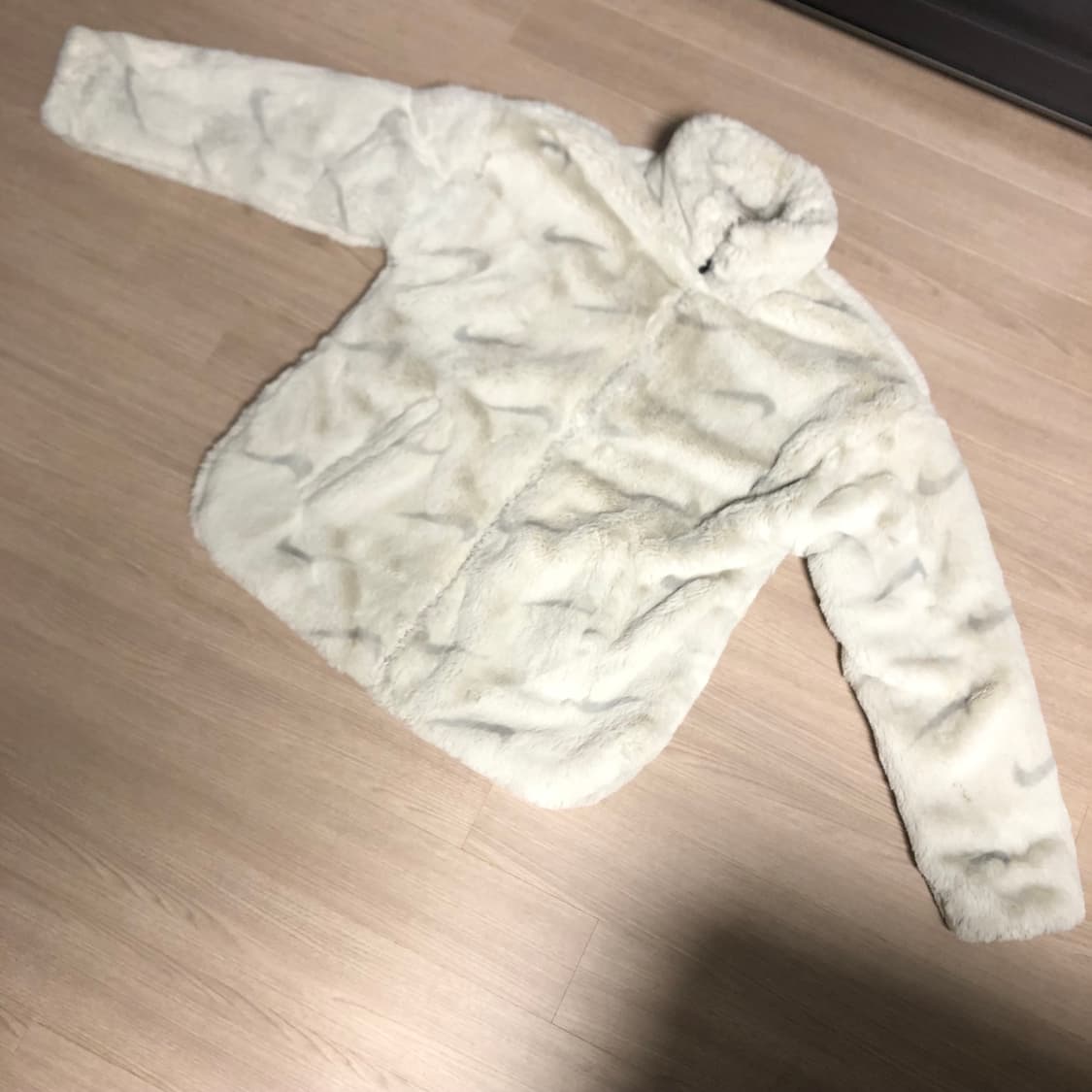 나이키 루즈핏 페이크 퍼 자켓 상품이미지3