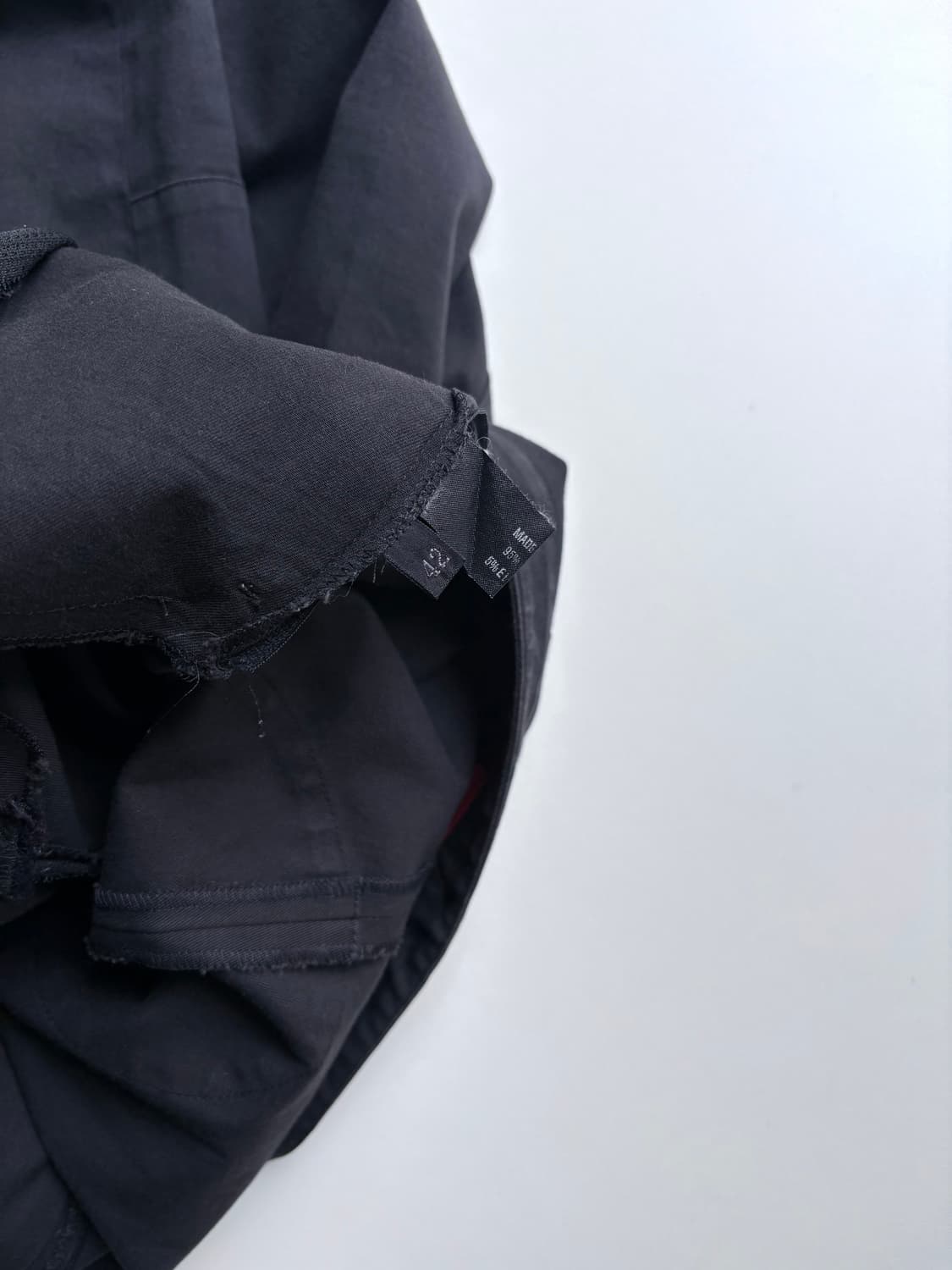 프라다 스포츠 사이드 지퍼 테크 팬츠 상품이미지9