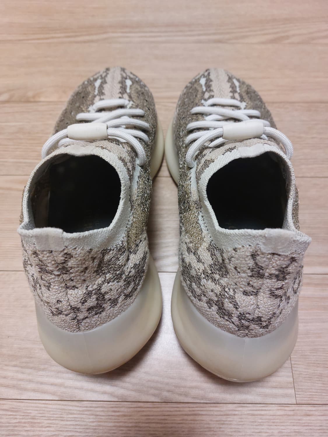 아디다스 이지 부스트 380 파이라이트 상품이미지3