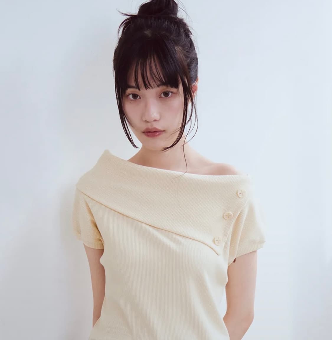 Button Wide Collar T-Shirts, Yellow 상품이미지1