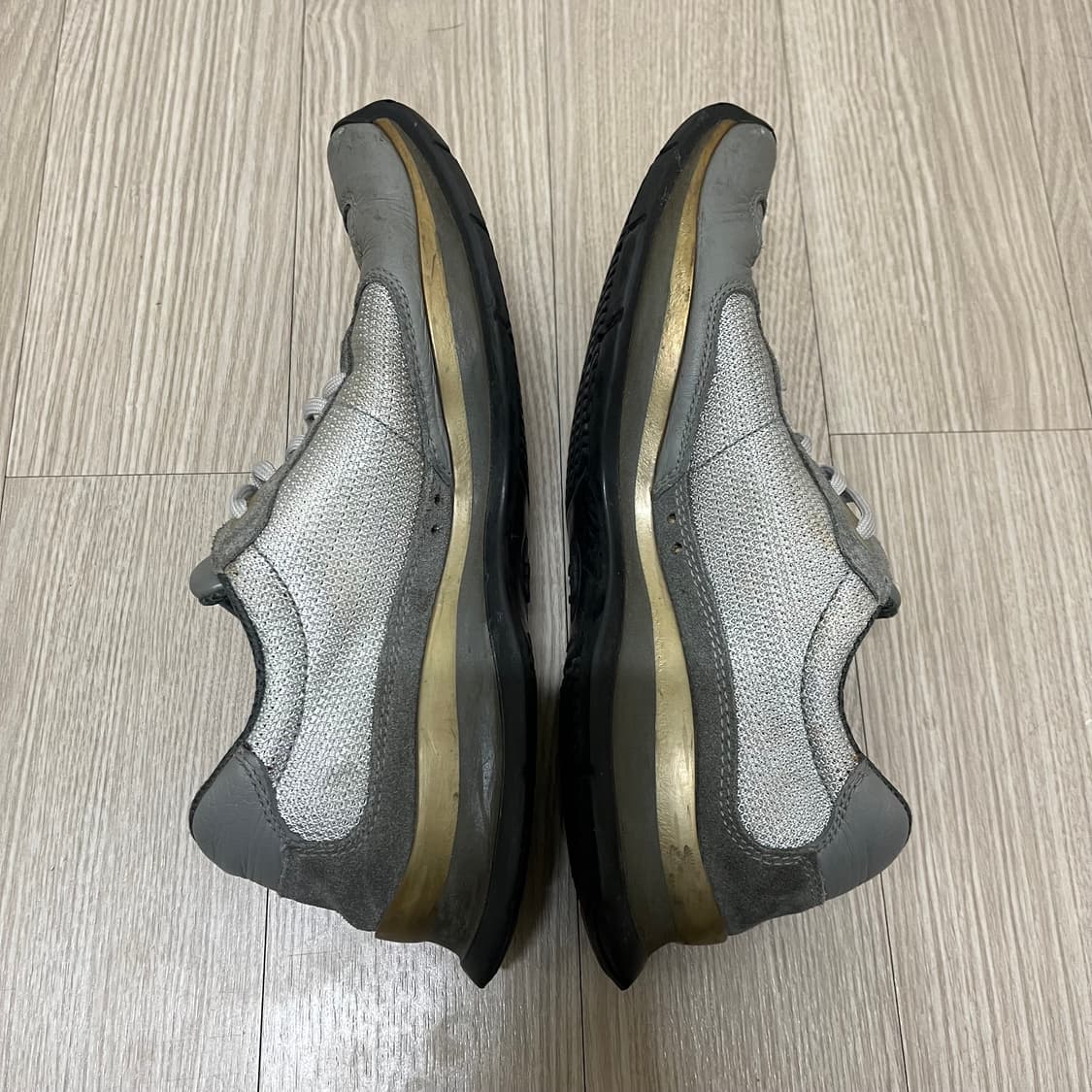 [240-245] 프라다스포츠 실버 스니커즈 상품이미지4