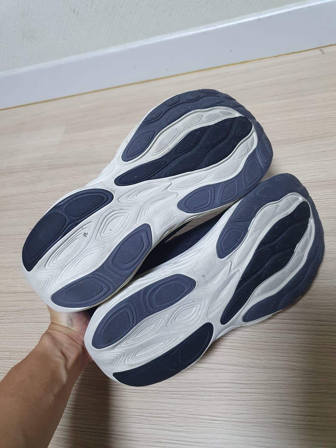 뉴발란스 1080 v14 운동화 285 상품이미지7