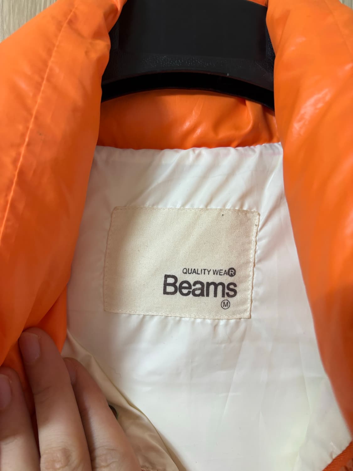 beams 빔즈 유광 다운 패딩 베스트 상품이미지2